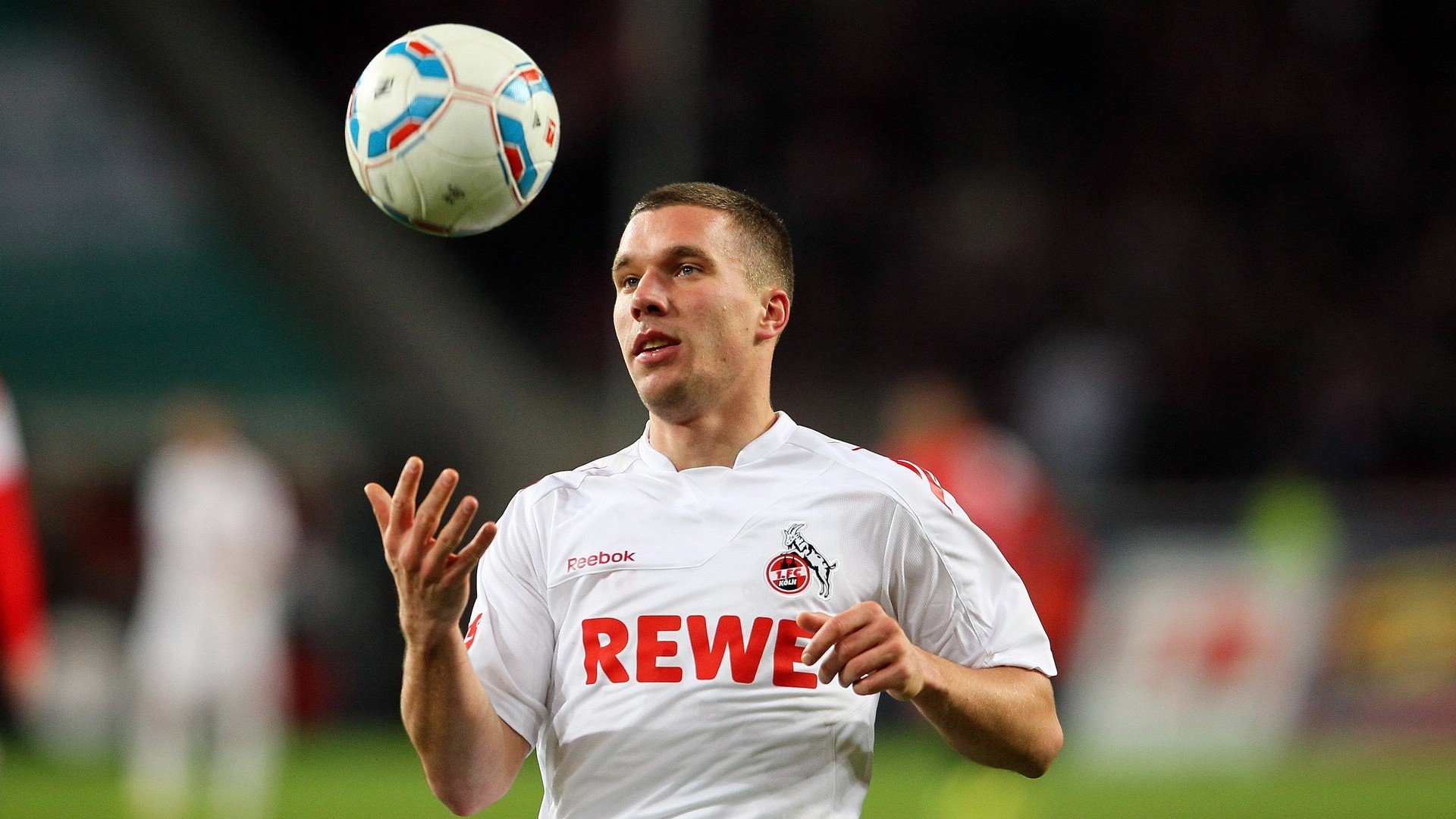 特色足球文化节在多个城市落幕，弘扬民族体育精神，足球文化节内容怎么写