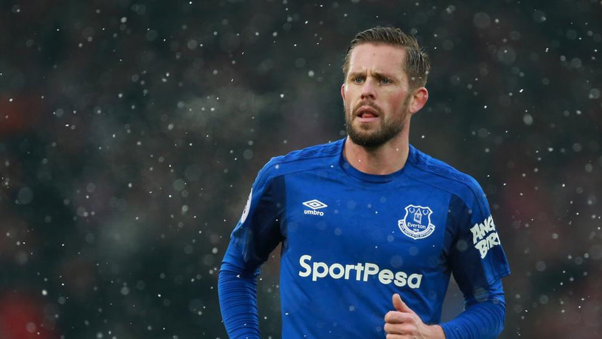 英超边路快攻频频奏效,现象级表现引关注,英超顶级边锋